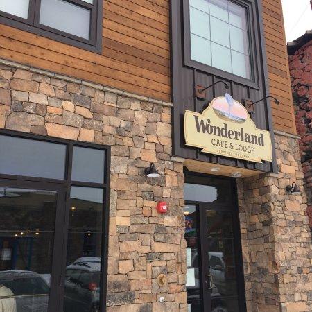 Wonderland Cafe & Lodge