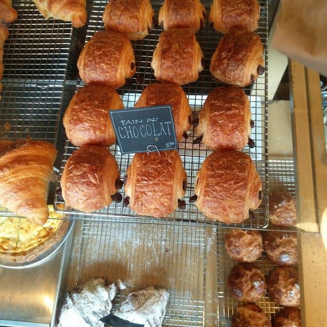 Rosellini's Fine Cakes & Baked Goods