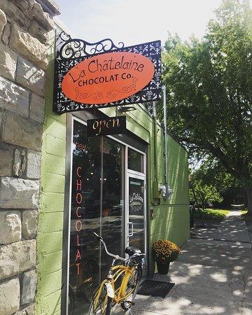 La Chatelaine Chocolat Co