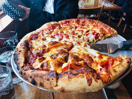 The Cafe on Hawk Creek