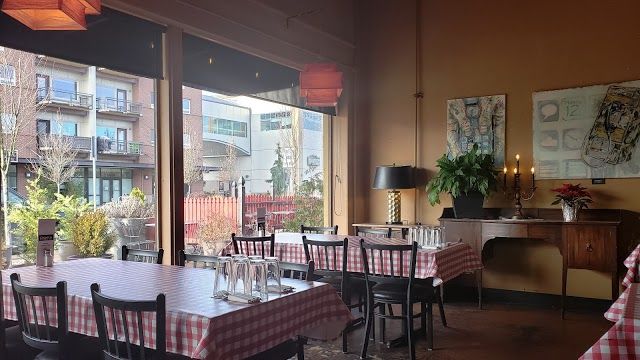 Christo's Pizzeria & Lounge