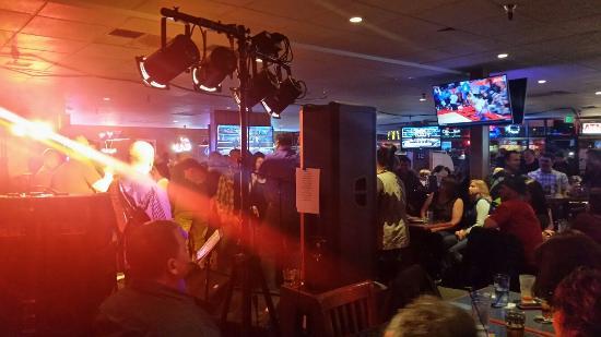 Dino's Pub