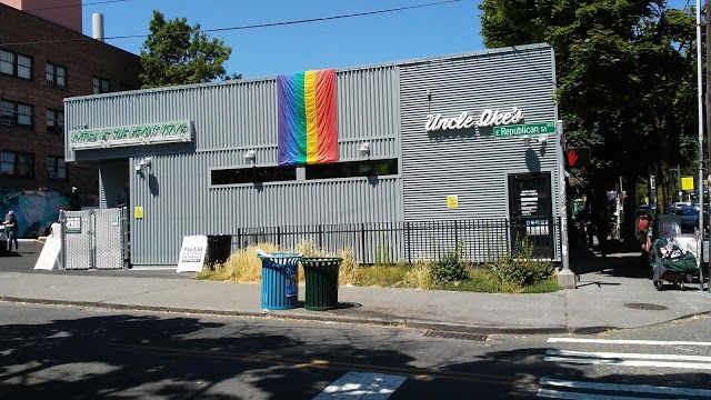 Uncle Ike's Capitol Hill