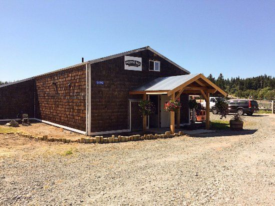 Mutiny Bay Distillery