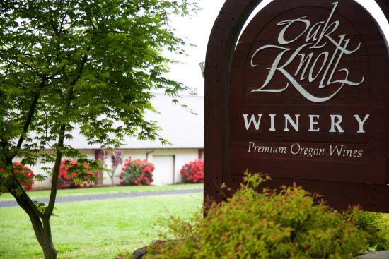 Oak Knoll Winery