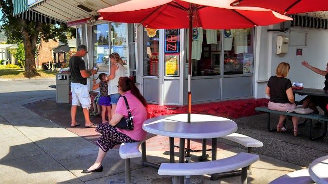 Roger's Ice Cream & Burgers